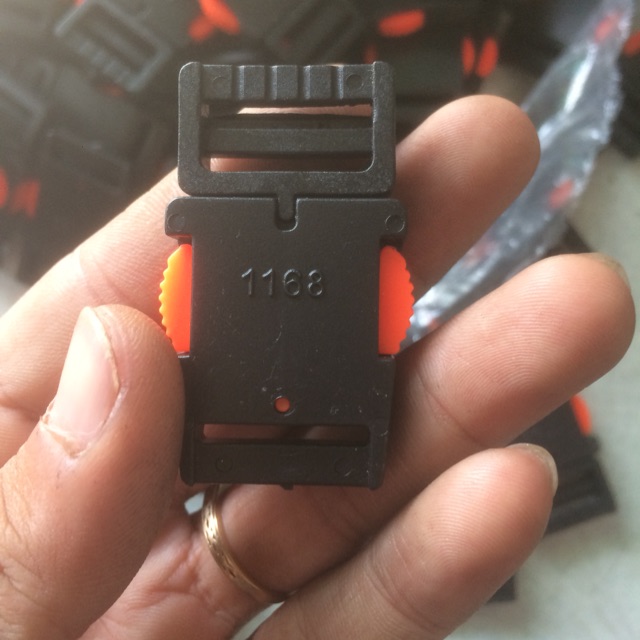 Combo 50 khoá cài quay nón bảo hiểm balo