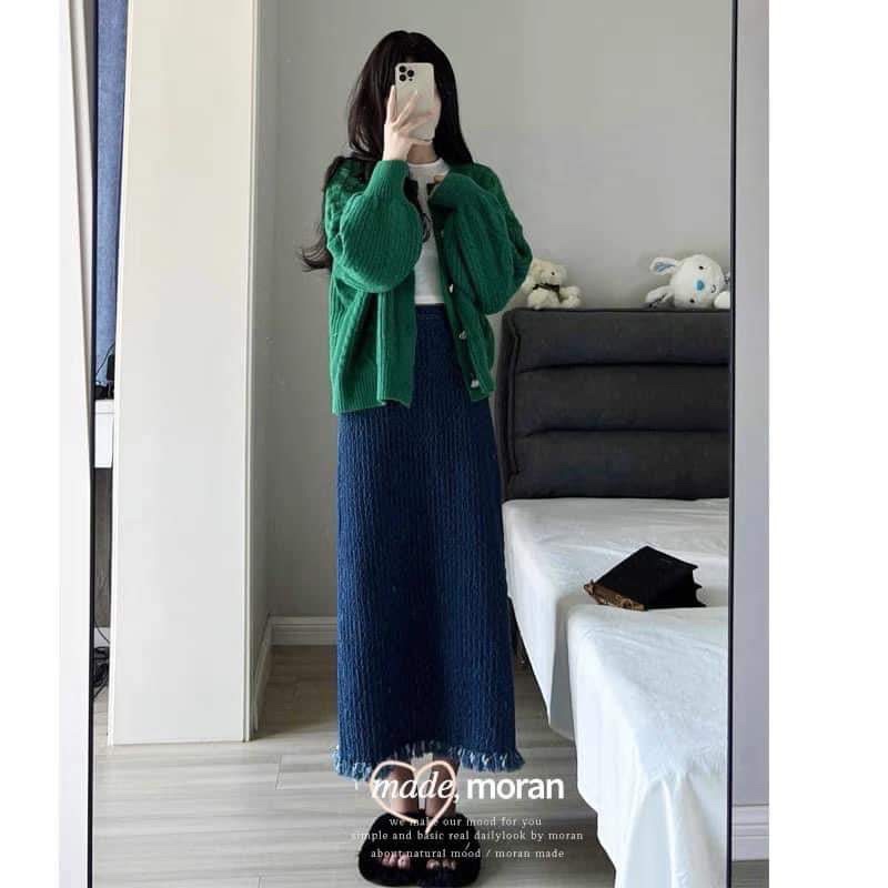 ÁO CARDIGAN XANH TAY BO, CÚC HOẠ TIẾT KHÁC NHAU NỔI BẬT