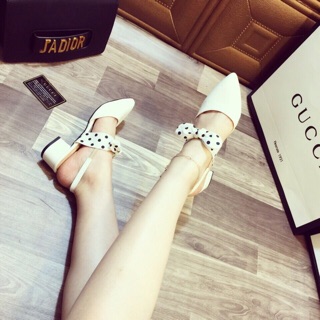 Giày gót trụ
