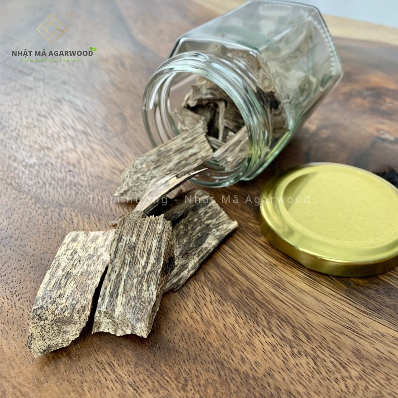Bộ sản phẩm Trầm hương, trầm miếng (tuyển chọn) - Mã 2605 - Lọ 10gram | Nhật Mã Agarwood