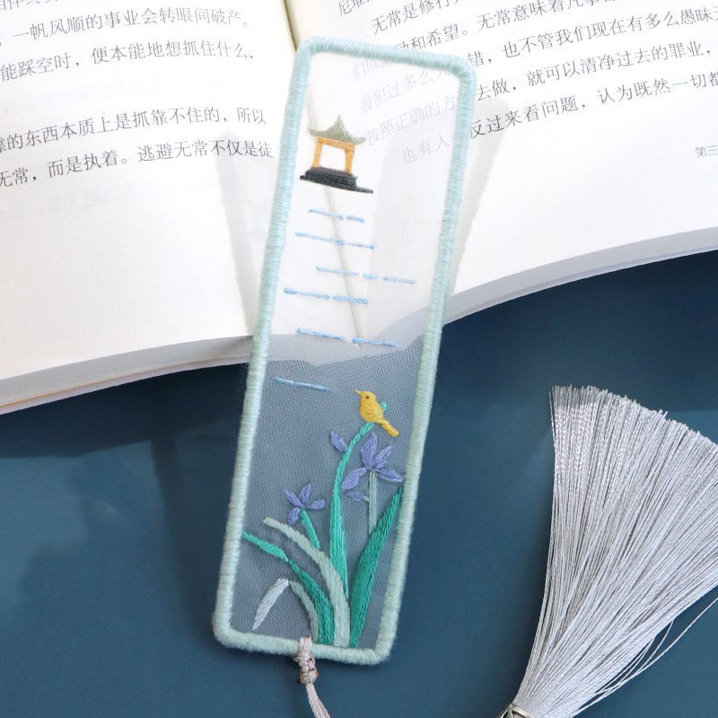 Bookmark kim loại TỰ THÊU hình QUẠT XẾP - BÌNH PHONG handmade phong cách cổ trang kẹp sách độc đáo