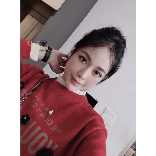 ÁO NỈ PHỐI CỔ REN TRẮNG CHỮ HOA NỔI SIÊU XINH | BigBuy360 - bigbuy360.vn