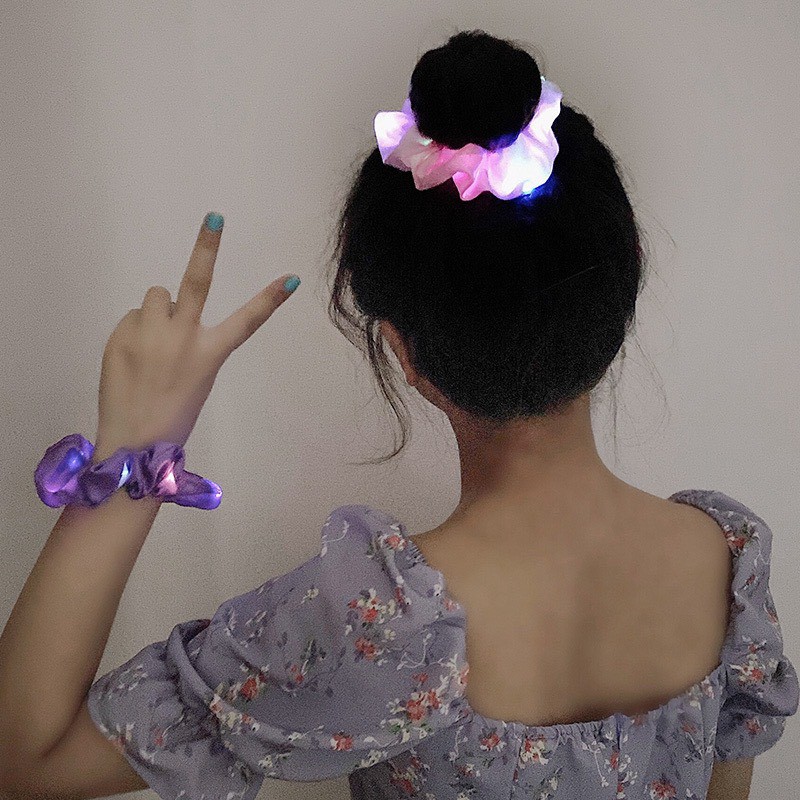 (hot)Dây Buộc Tóc Scrunchies Phát Sáng kiểu Hàn Quốc Cute Bằng Vải,Có Đèn Led Phát Sáng Siêu Đẹp, Dây Thun Co Giãn