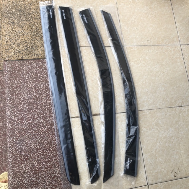 Vè che mưa chỉ inox xe Suzuki XL7, Ertiga 2019- 2020- 2021 hàng đẹp