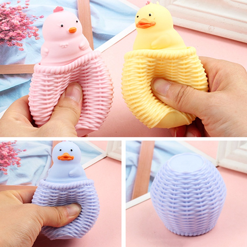 Đồ Chơi Squishy Hình Gà Con Màu Sắc Ngẫu Nhiên