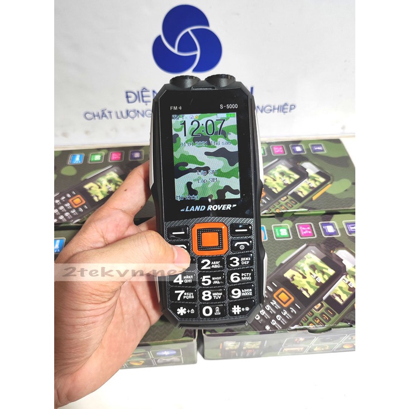 Điện thoại Land Rover K700 pin khủng loa siêu lớn