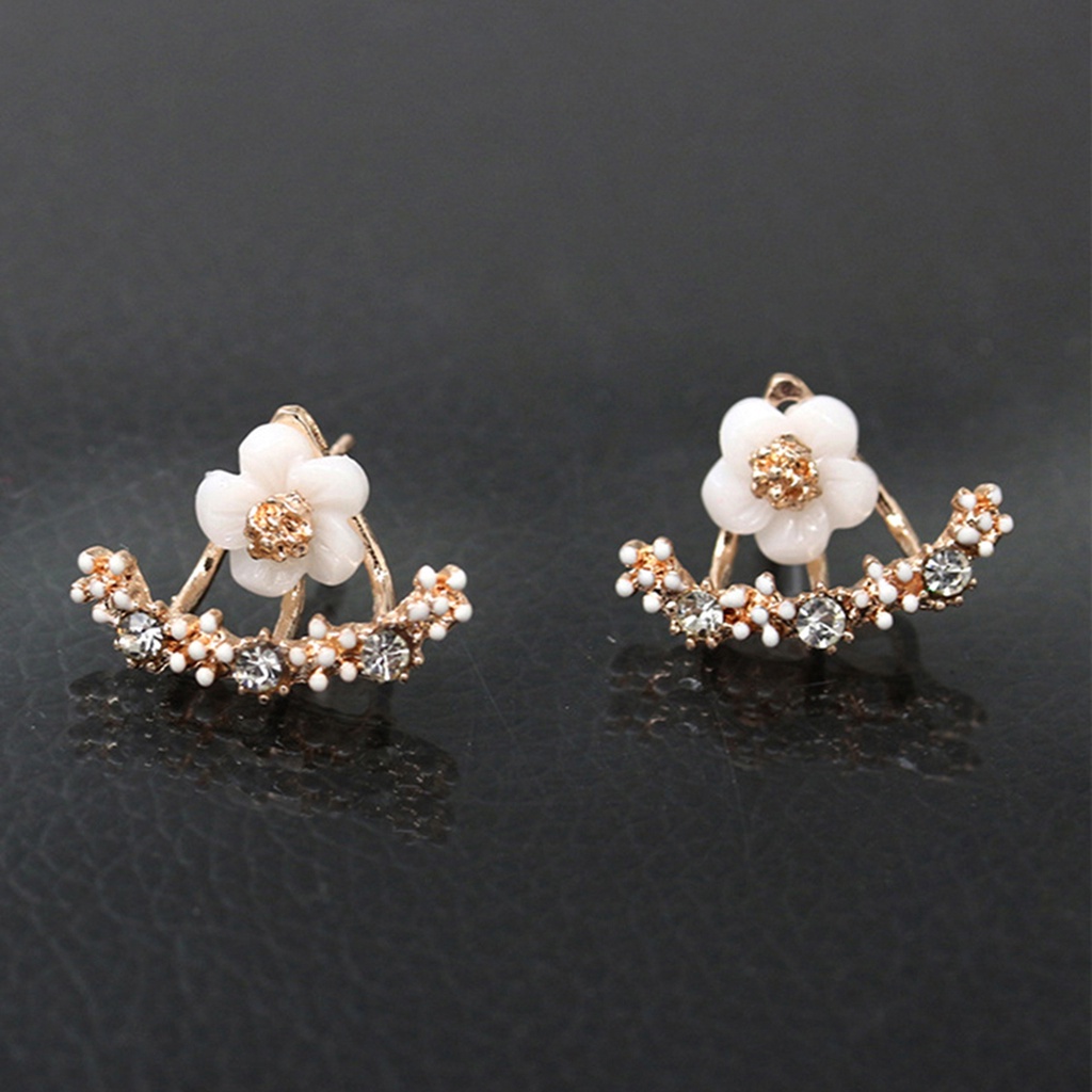 Khuyên tai hoa cúc đính đá xinh xắn dành cho nữ