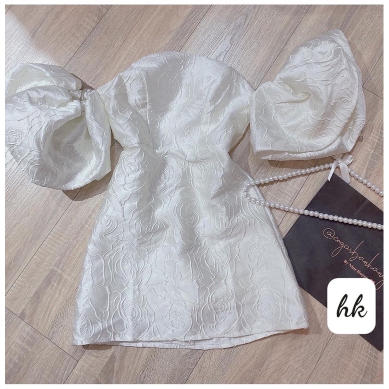 Váy trễ vai tay phồng