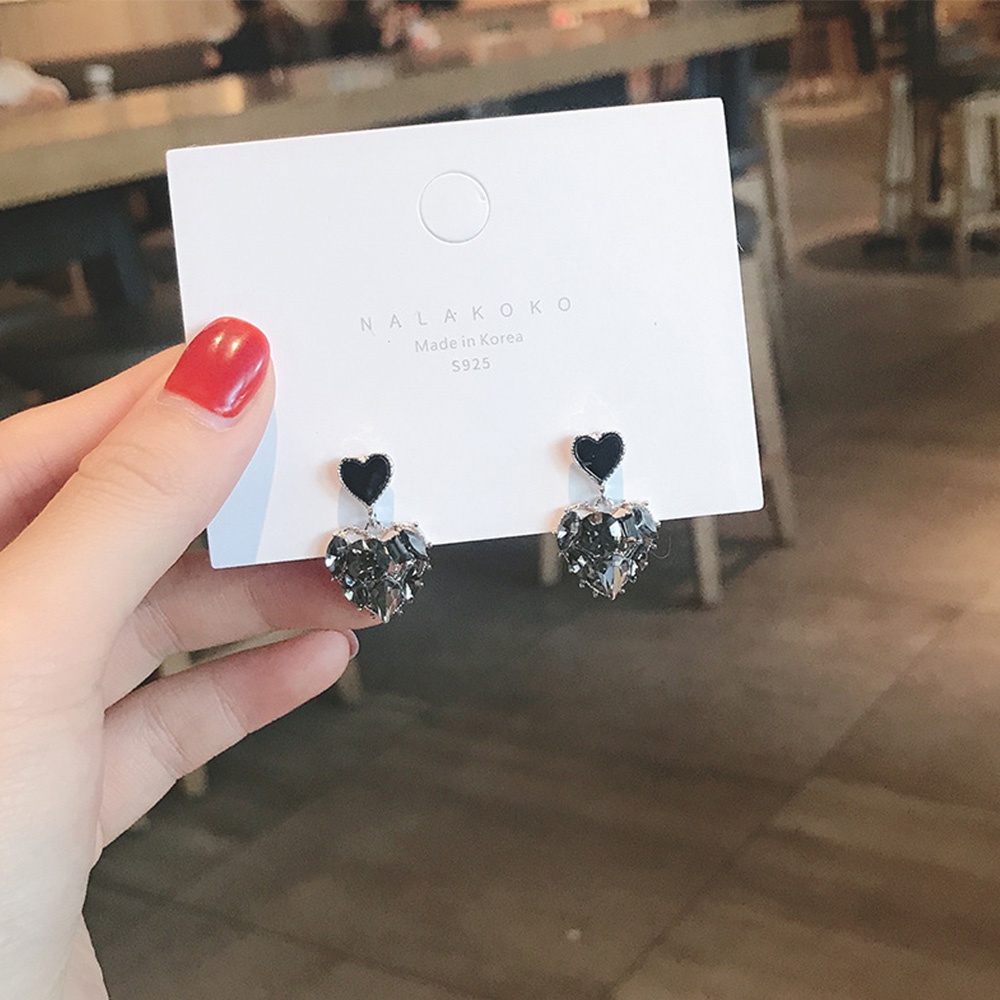 Khuyên Tai Hình Trái Tim Đơn Giản Thời Trang Cho Nữ Đen