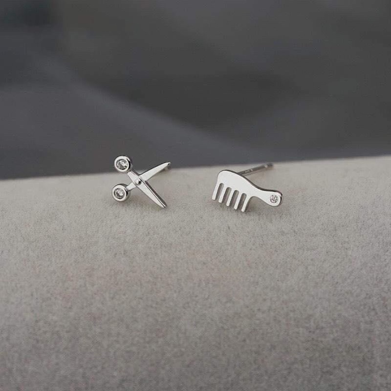 Bông tai bạc, thiết kế hình kéo lược độc lạ hấp dẫn Mainomi Shop Bạc Xinh