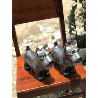 Gốm sứ trang trí hình con chó mực