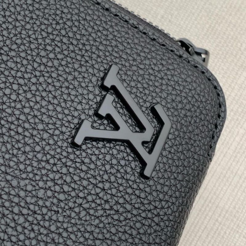 Túi đeo chéo nam LV Alpha chất da taiga sz18.5x11cm fullbox nguyên seal