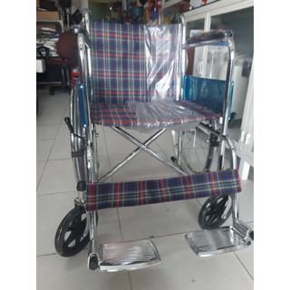 xe lăn có thắng cho người già