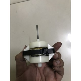 quạt tủ lạnh trắng mỏng