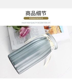 Lọ hoa thuỷ tinh đục để bàn