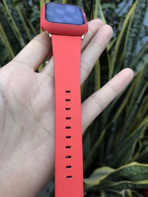 Combo dây đeo Apple Watch màu da và ốp đỏ full mặt kính mix cực xinh và cá tính