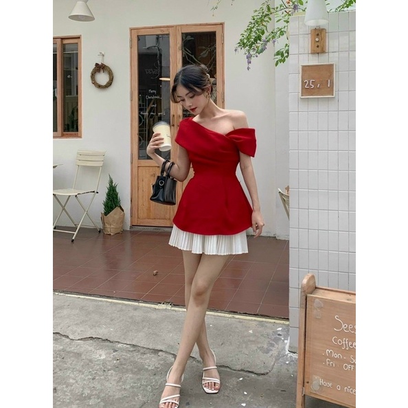 set áo lệch vai + váy xếp ly