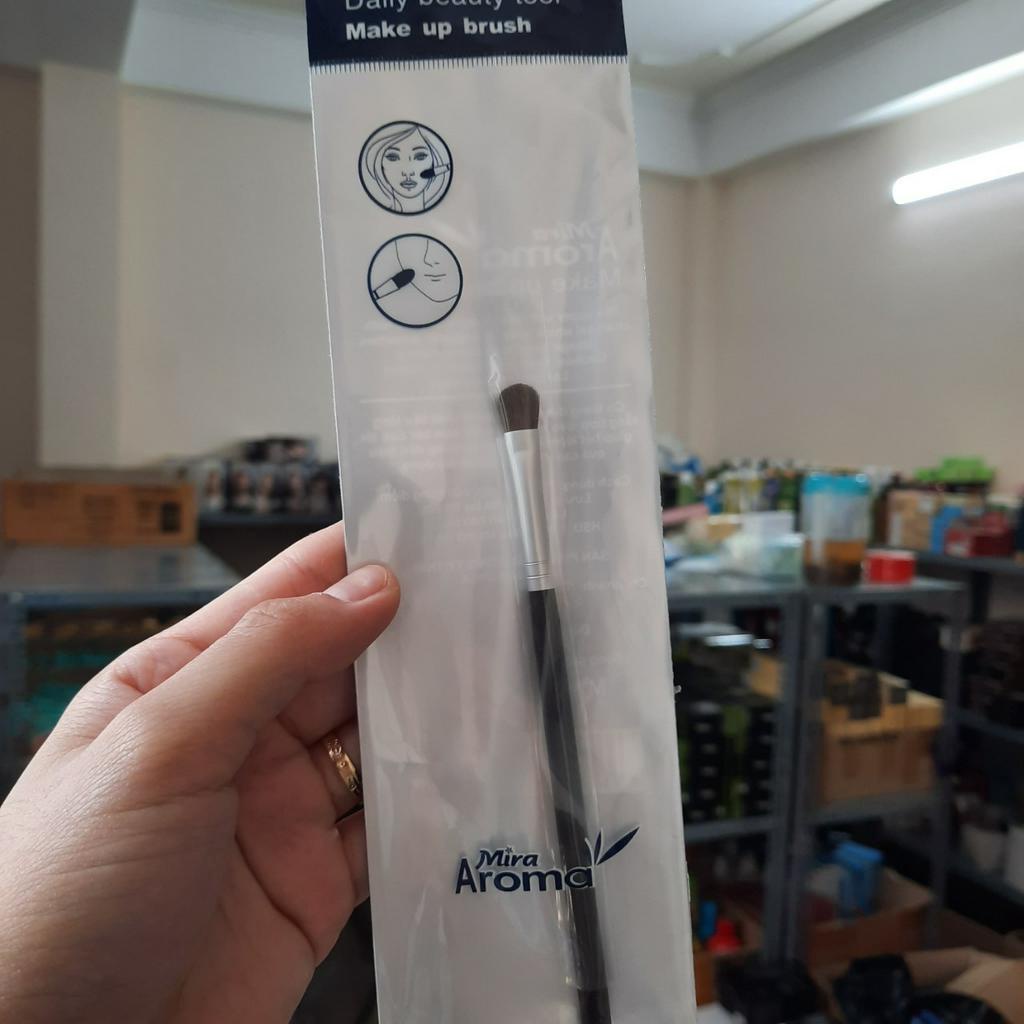 Cọ tán phấn mắt Aroma Make Up Brush Hàn Quốc
