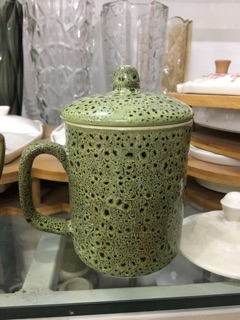 Cốc sứ Bát Tràng có nắp đậy