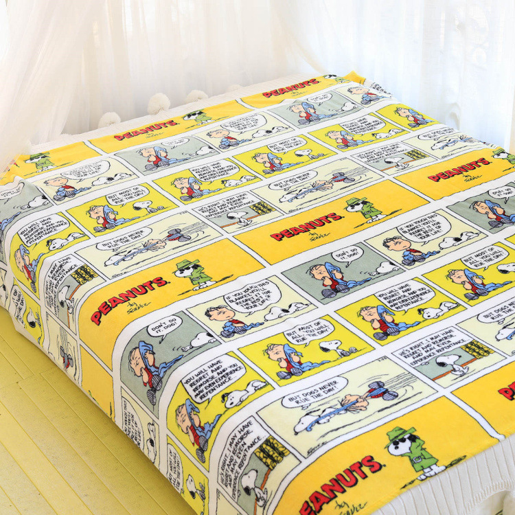 Chăn Bông Giữ Ấm Họa Tiết Hoạt Hình Snoopy Dễ Thương