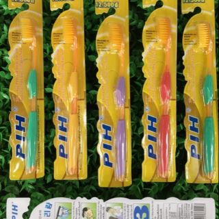 1 cái bàn chải đánh răng