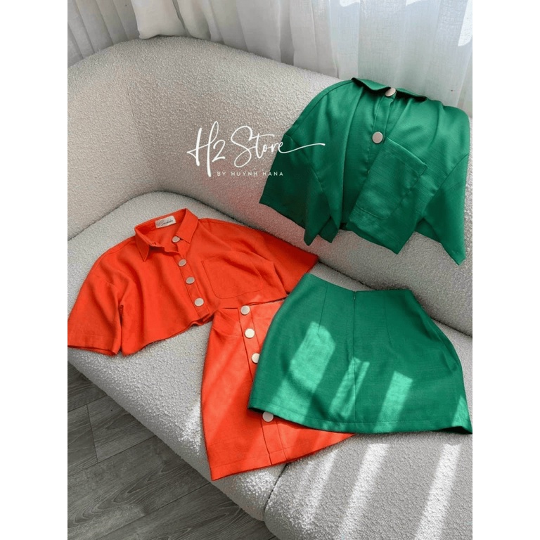 SALE TP SÉT TUYẾT MƯA ÁO SƠ MI CROPTOP PHỐI VÁY NGẮN CÙNG MÀU THIẾT KẾ HÀNG NÚT TRẺ TRUNG XINH ĐẸP UP Thời Trang hhp 202