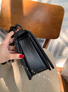 Túi đeo chéo nữ CN Boy xích đen