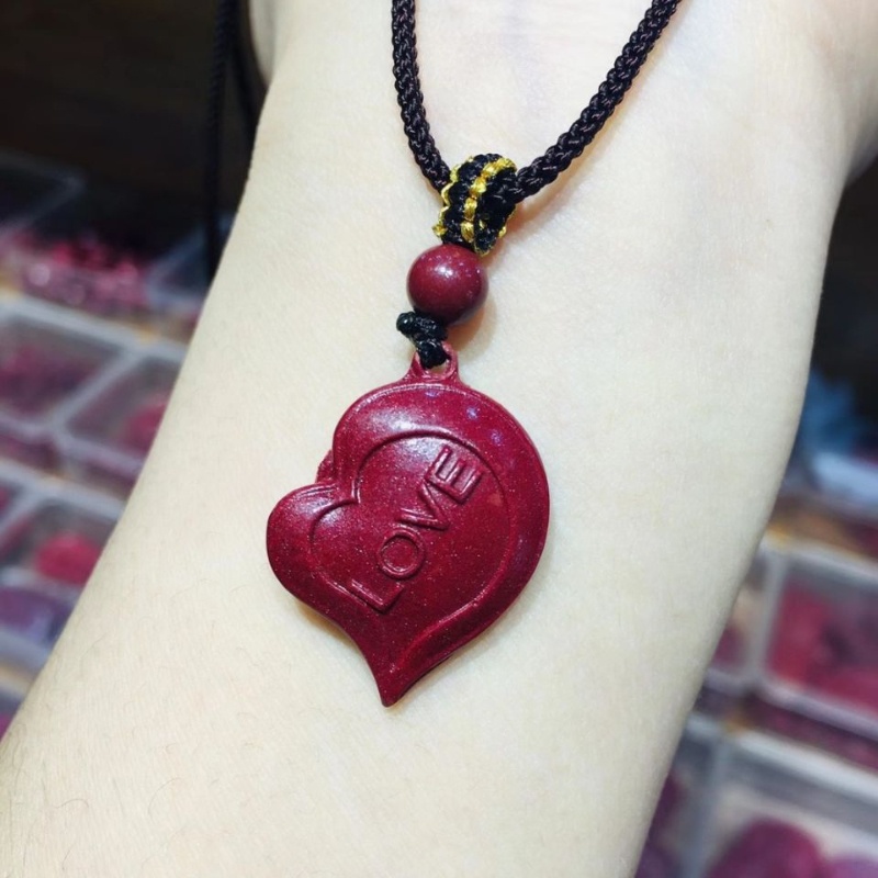 Vòng cổ Mặt Trăng Và Trái Tim Khắc Chữ I Protect You