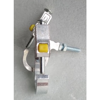 1 đôi móc treo đồ lắp xe máy.