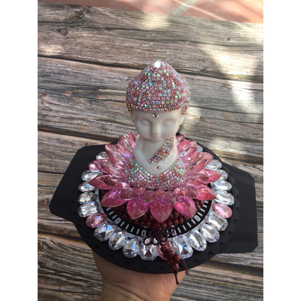 Tượng Phật Pha Lê Ngự Đài Sen Kèm La Bàn Phong Thủy Trang Trí Taplo Ô TÔ