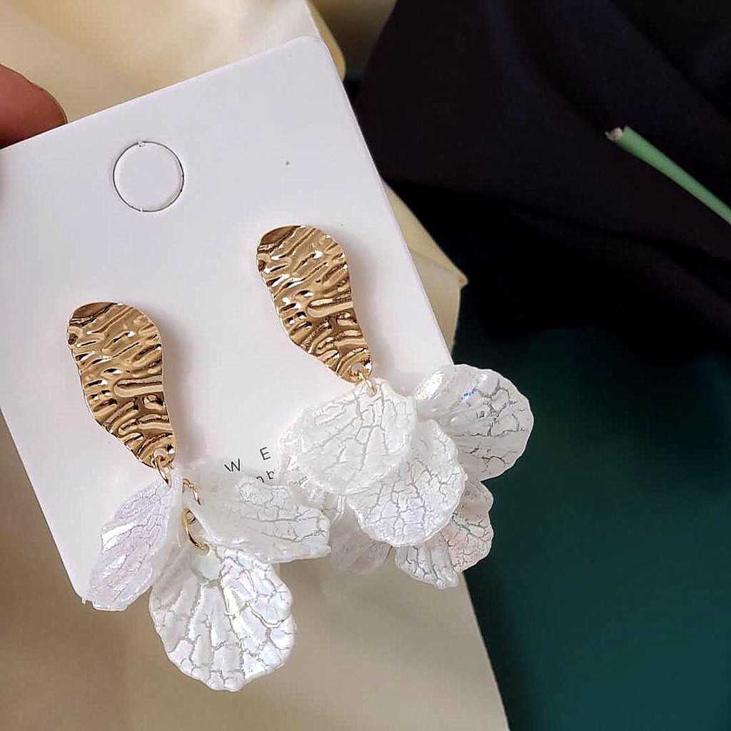 Khuyên tai Hoa Trắng Sần phong cách Hàn Quốc KT205