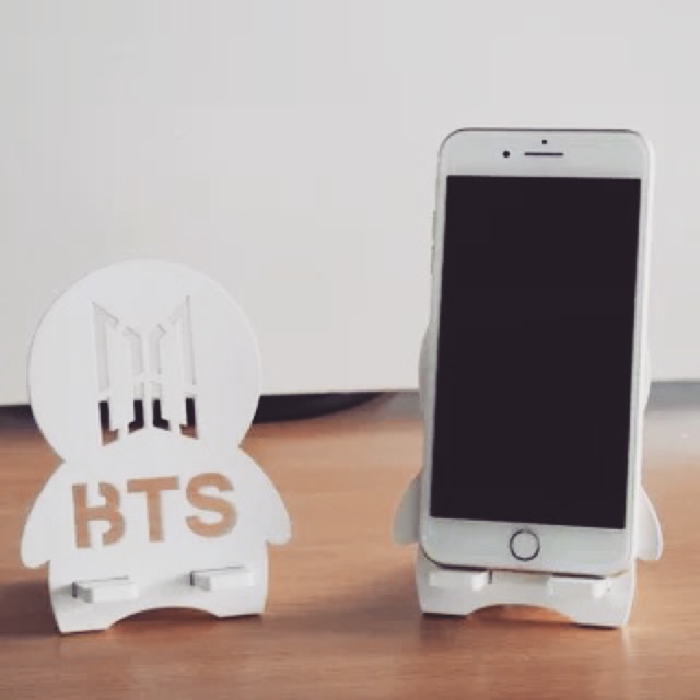 Kệ giá đỡ điện thoại logo BTS