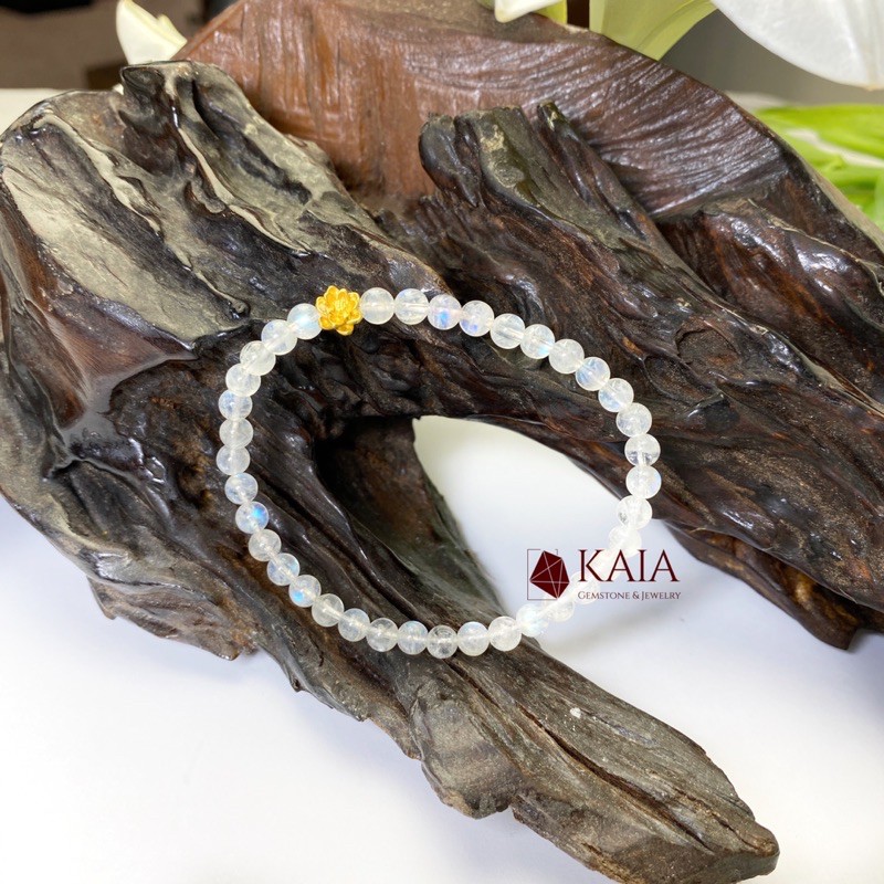 [Mã FARSBRT52 giảm 20% đơn từ 249K] Vòng tay phong thủy moonstone mix charm hoa sen 24k - KAIA