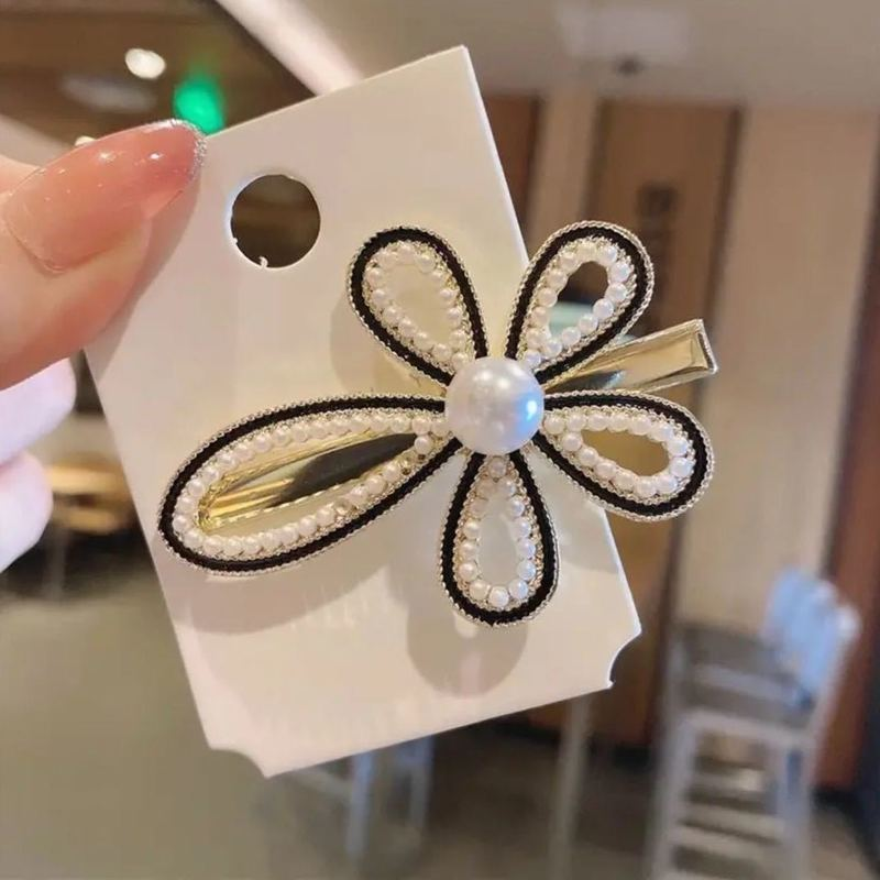 Kẹp Tóc Nữ Đính Ngọc Trai Xinh Xắn