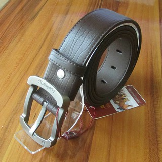 10 Kệ mica trưng bày thắt lưng dây nịt