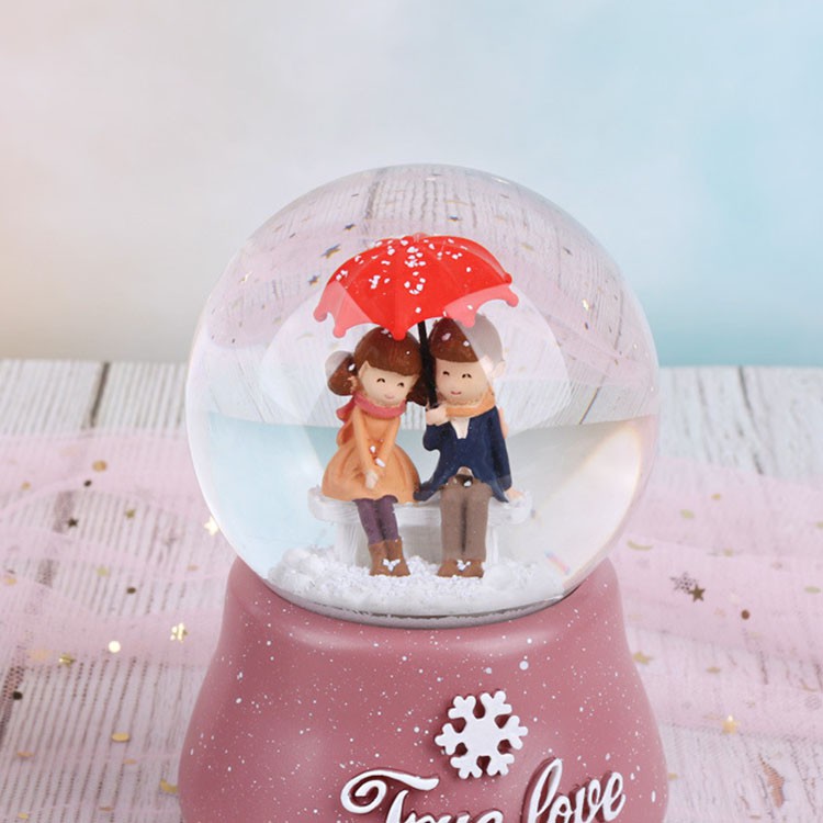 Quả Cầu Tuyết phát Nhạc có Đèn Tình yêu True Love (10*15cm)