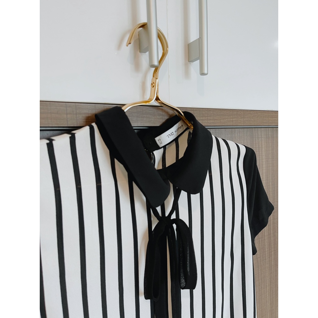 Áo sơ mi kẻ đen trắng