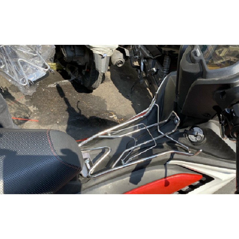 Baga giữa INOX gắn EXCITER 155 2021 có móc treo hai bên tiện lợi mẫu 2