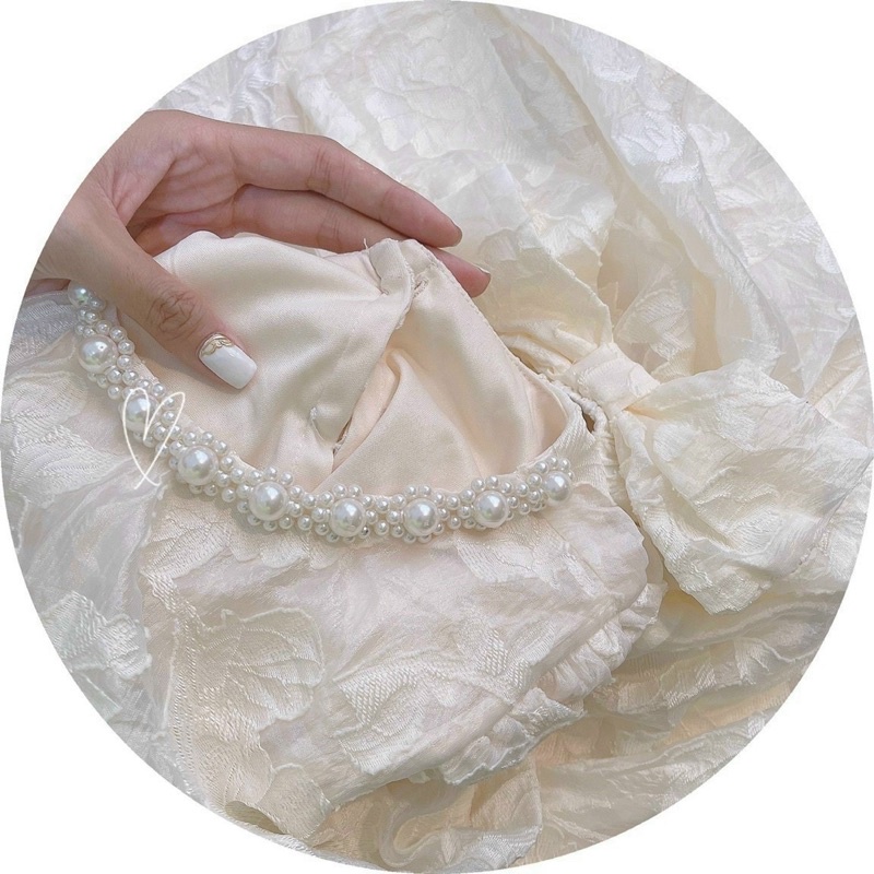 ĐẦM REN KEM CỔ NGỌC HỞ LƯNG