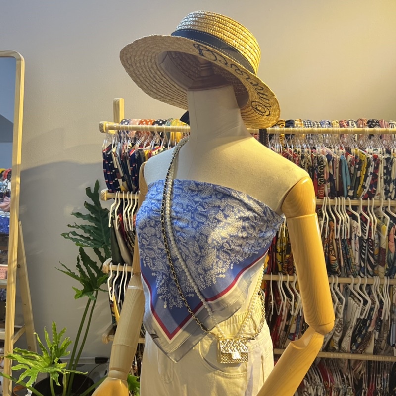 Khăn bandana lụa vuông in hình lá size 70cm