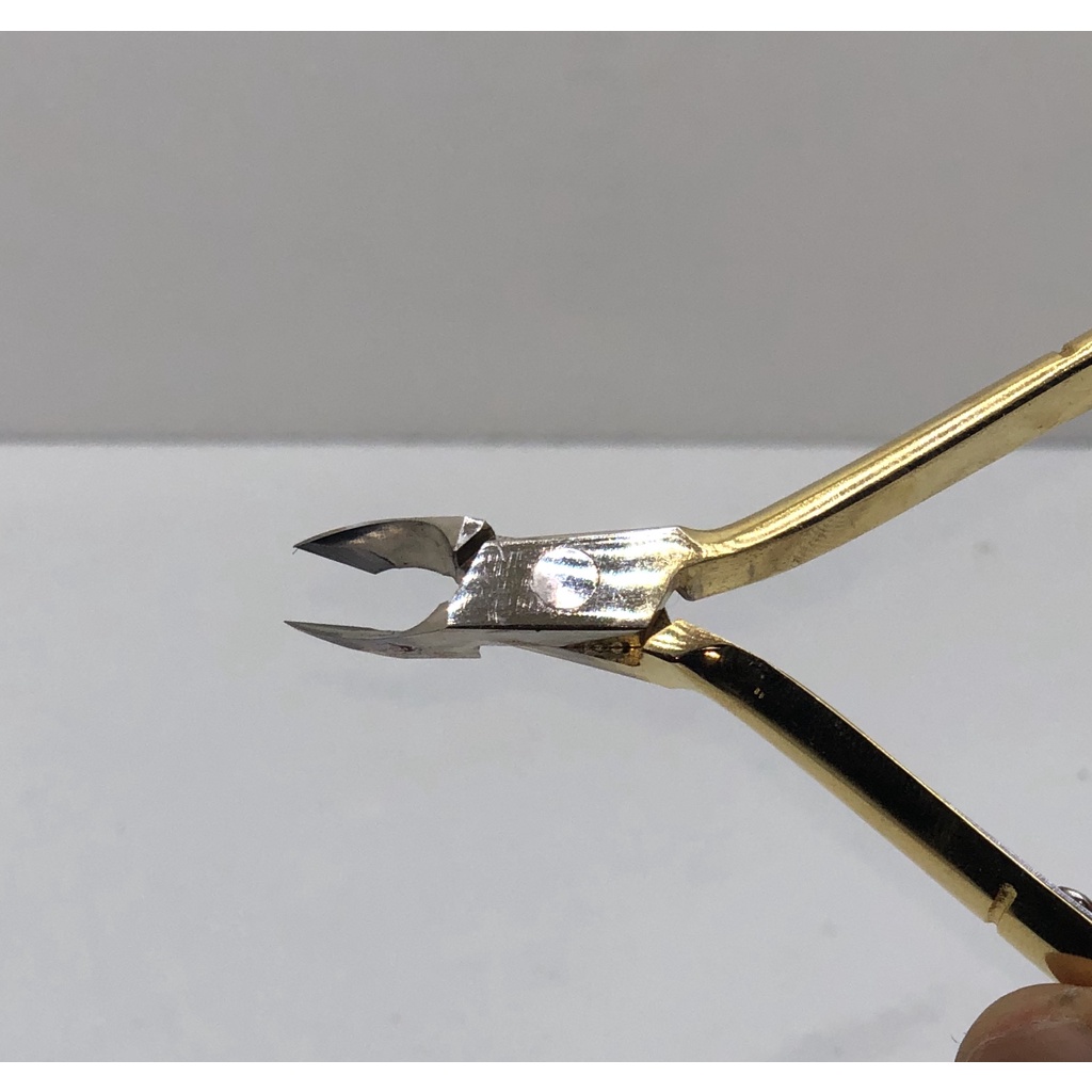 Kềm cắt da mũi dài BM-555 Nail Store