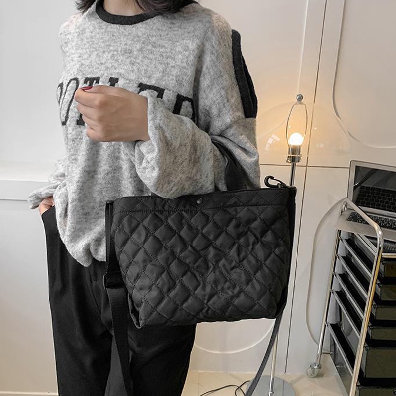 Ielgy Lingge Túi Xách bucket Thêu Chỉ niche Thiết Kế Nhỏ Gọn Dễ Phối Đồ Cho Nữ