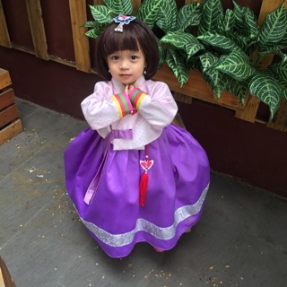 Hanbok bé gái