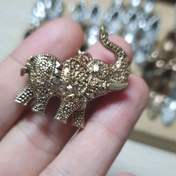 Mặt dây chuyền độc đáo 70k
