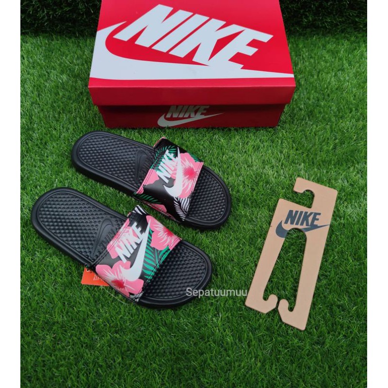 Dép Xỏ Ngón In Hoa Nike Màu Hồng Xinh Xắn Cho Nữ