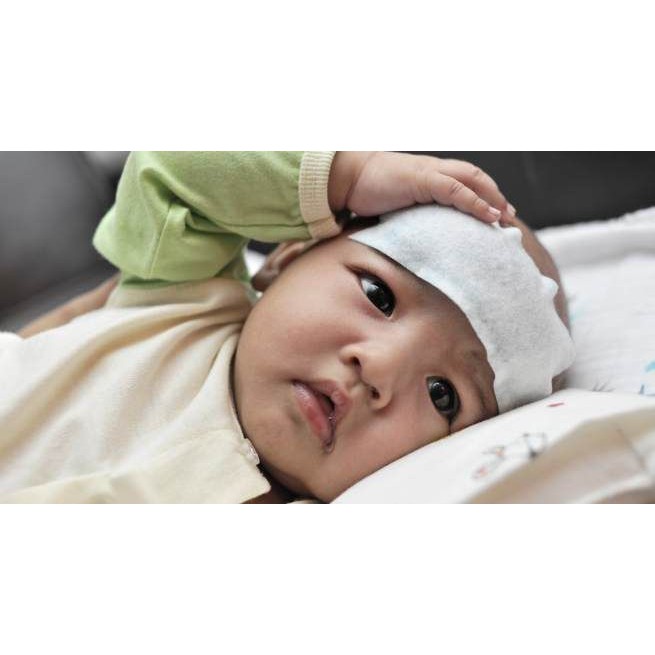 Hộp 6 Miếng Dán Gel Hạ Sốt, Làm Mát Cooltana dịu ngay cơn sốt của bé (Hương Dâu, Bạc Hà, Táo)