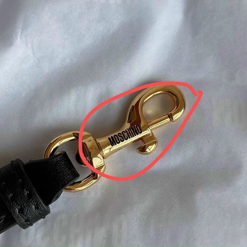 Túi clutch M.o.z.chi.nio gấu