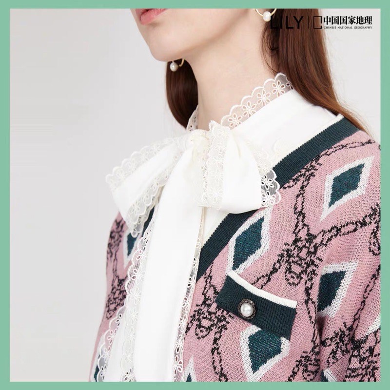Áo len hoạ tiết Lily