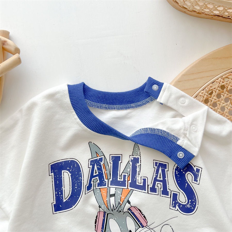 Set 3 chi tiết cho bé dễ thương đáng yêu chất liệu cotton thấm hút tốt.