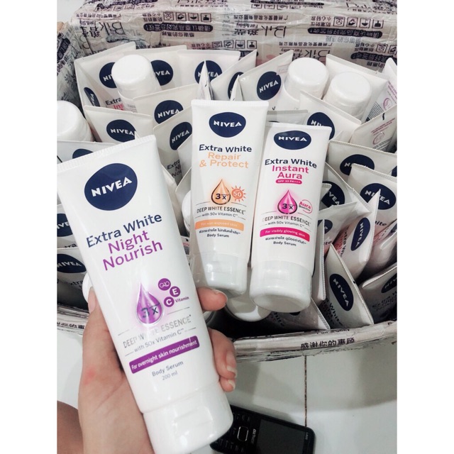 Sữa dưỡng thể Nivea trắng da ngày và đêm